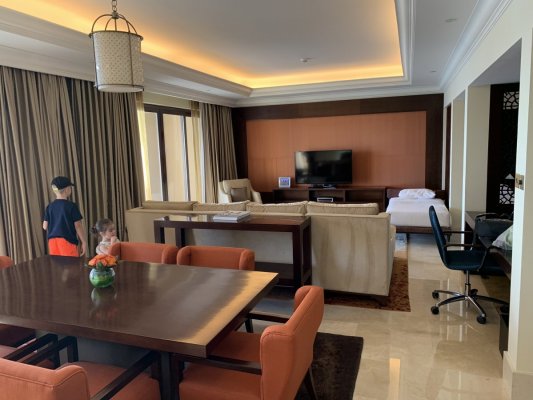 Огромный номер