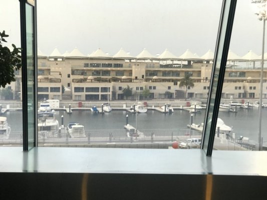 Вид на припаркованные яхты