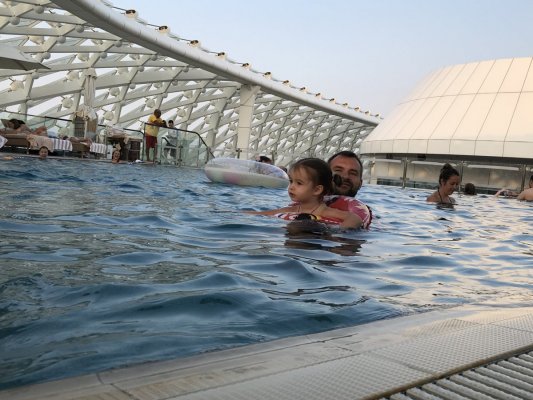 Бассейн под открытым небом