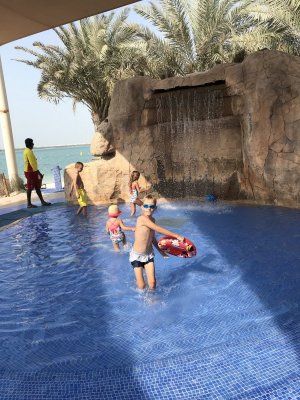 Детский бассейн на пляже