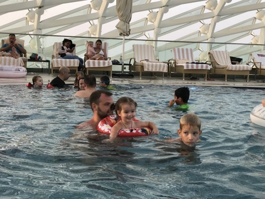 Бассейн под открытым небом