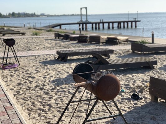 Мангал возле каждого коттеджа