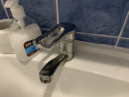 Сантехника в ужасном состоянии