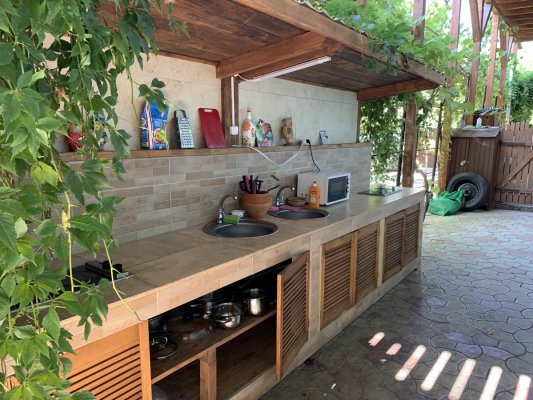 Общая кухня на территории отеля