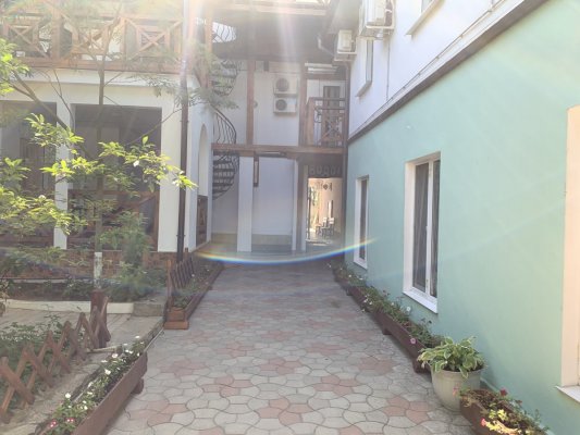 Территория отеля Водограй