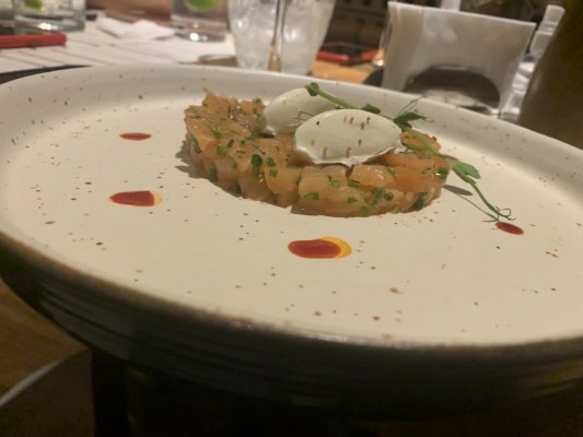 Скромный Тартар из лосося